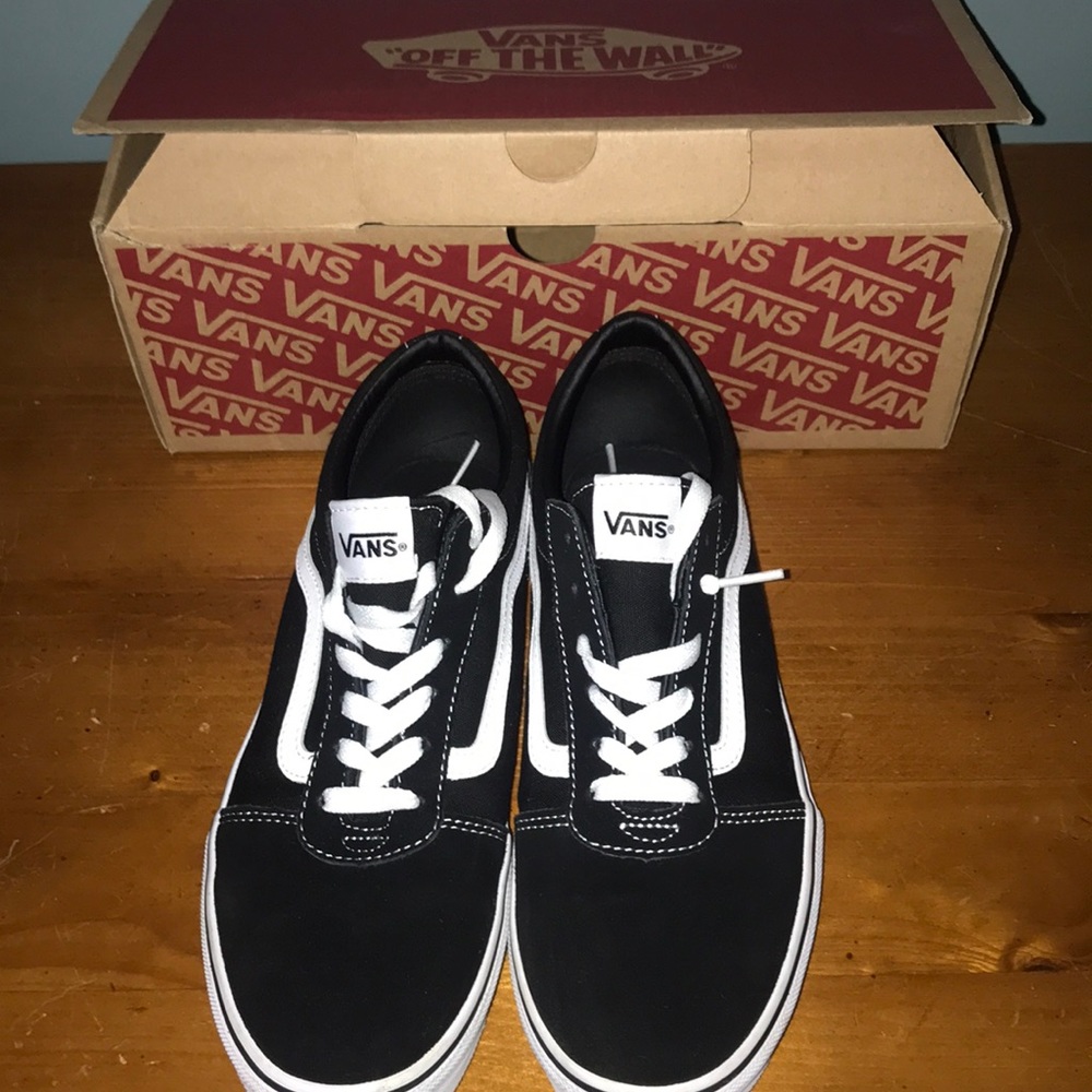 Black/white classic vans